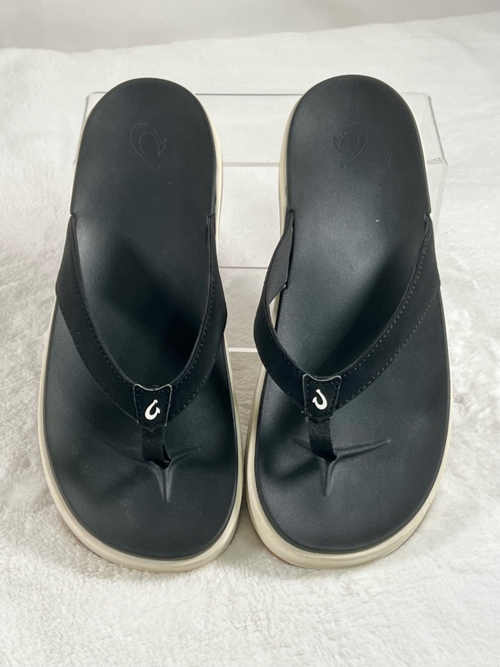 Olukai Nu'a Pi'o Sandals Black Thong Sandals Flip Flops Women's Sz 10 US